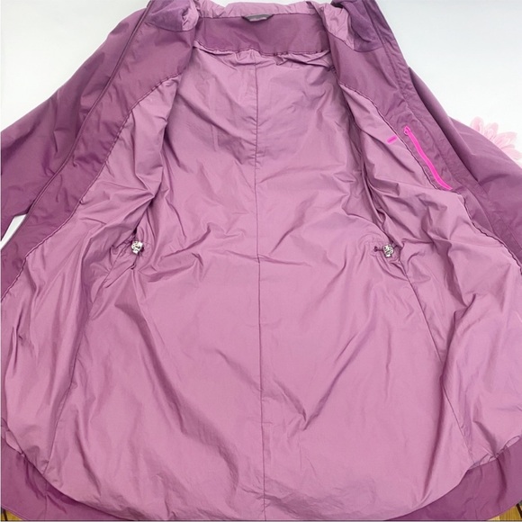 Lululemon Right As Rain Jacket: Plum . Perfect used condition. Size 6. - Picture 9 of 9